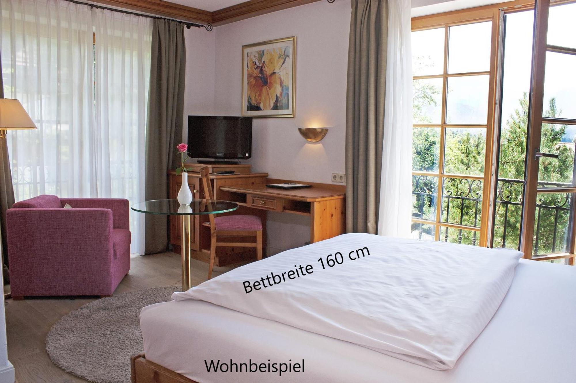 Hotel Bayerischer Hof Оберщауфен Екстериор снимка