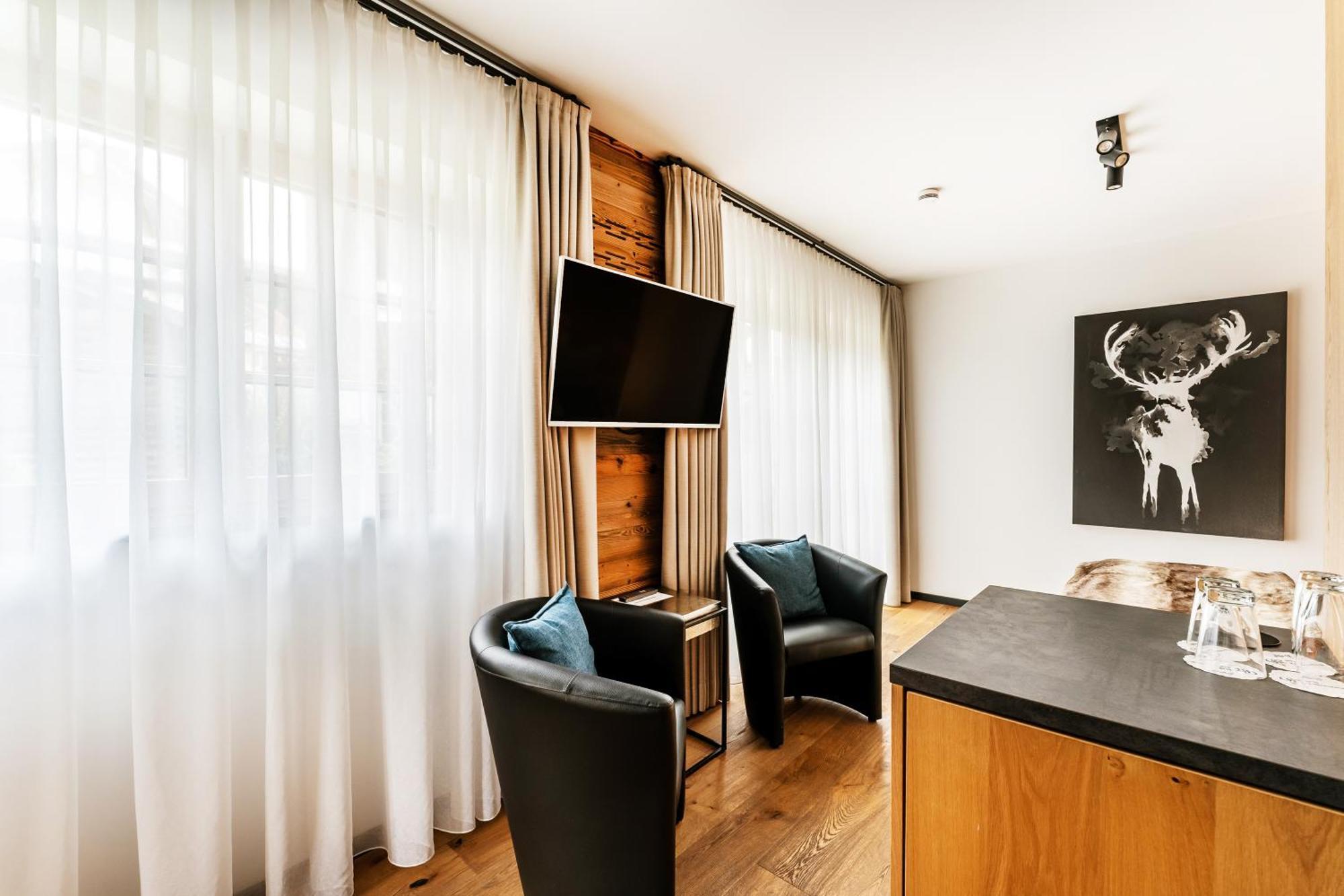 Hotel Bayerischer Hof Оберщауфен Екстериор снимка