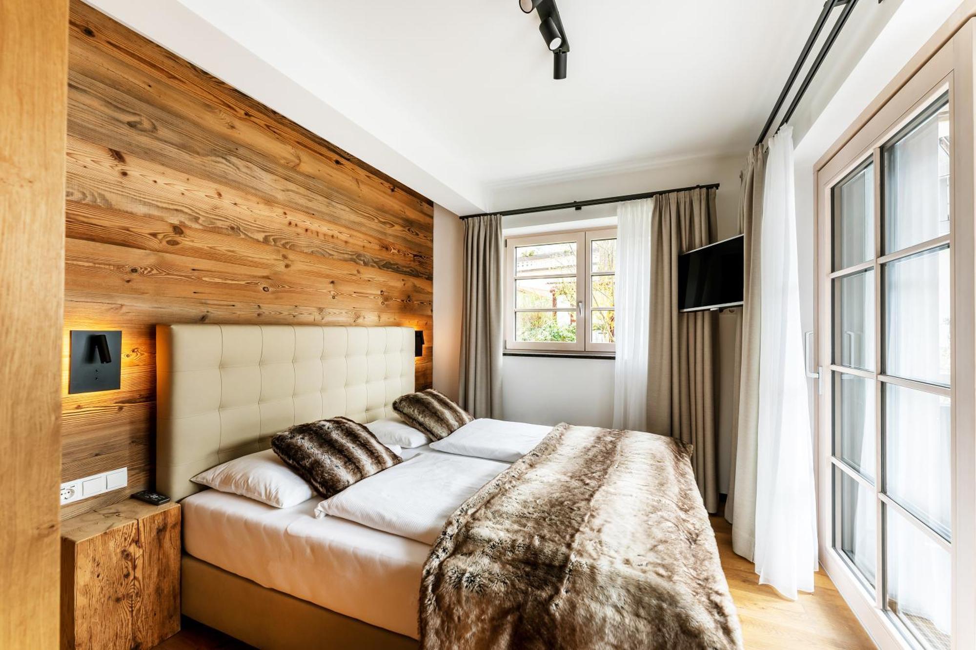 Hotel Bayerischer Hof Оберщауфен Екстериор снимка