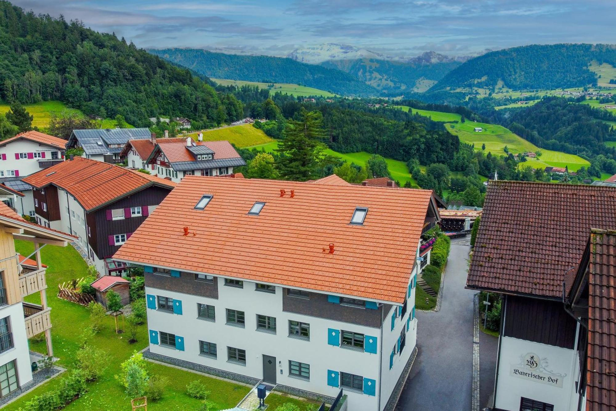 Hotel Bayerischer Hof Оберщауфен Екстериор снимка
