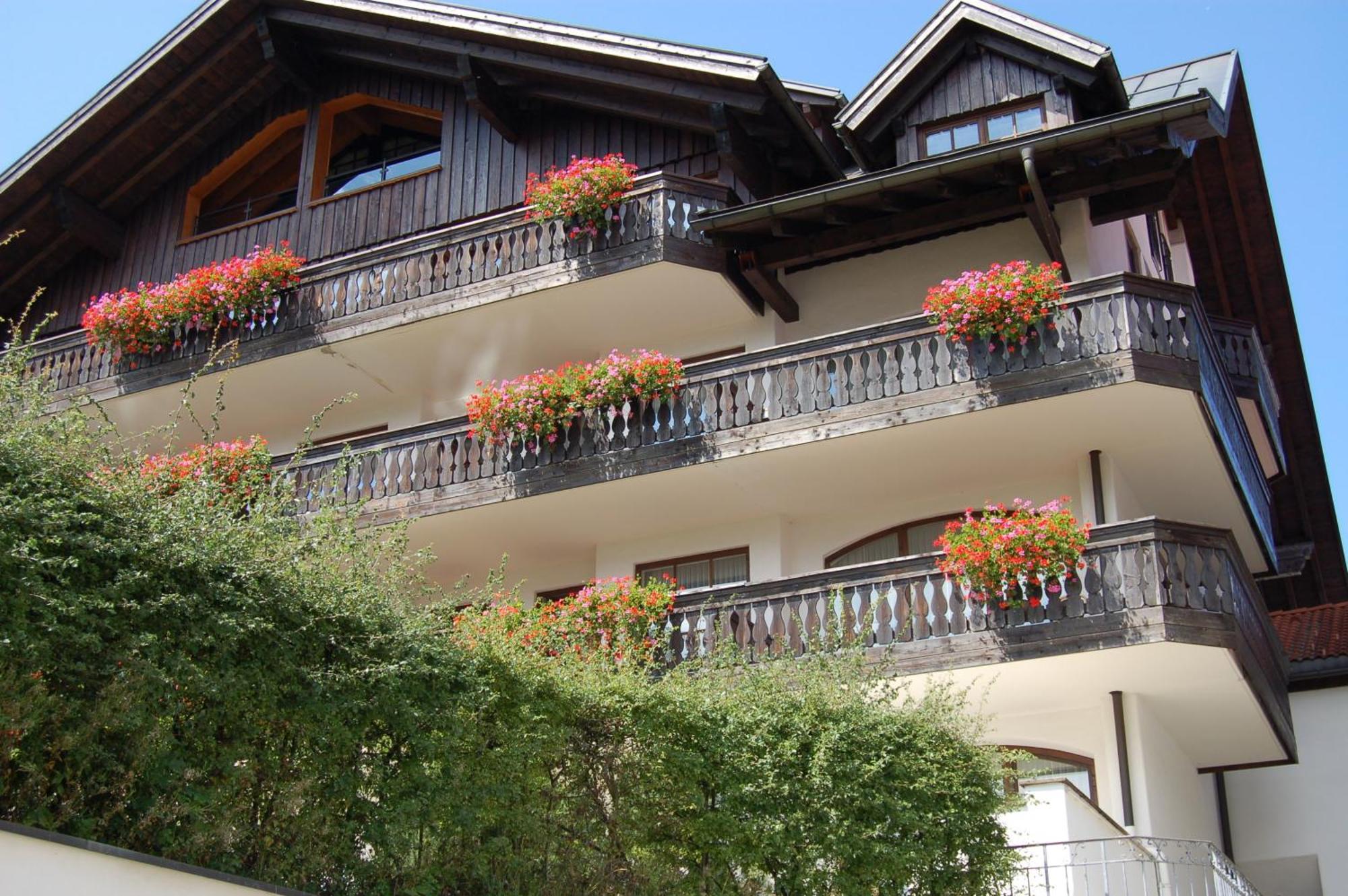 Hotel Bayerischer Hof Оберщауфен Екстериор снимка