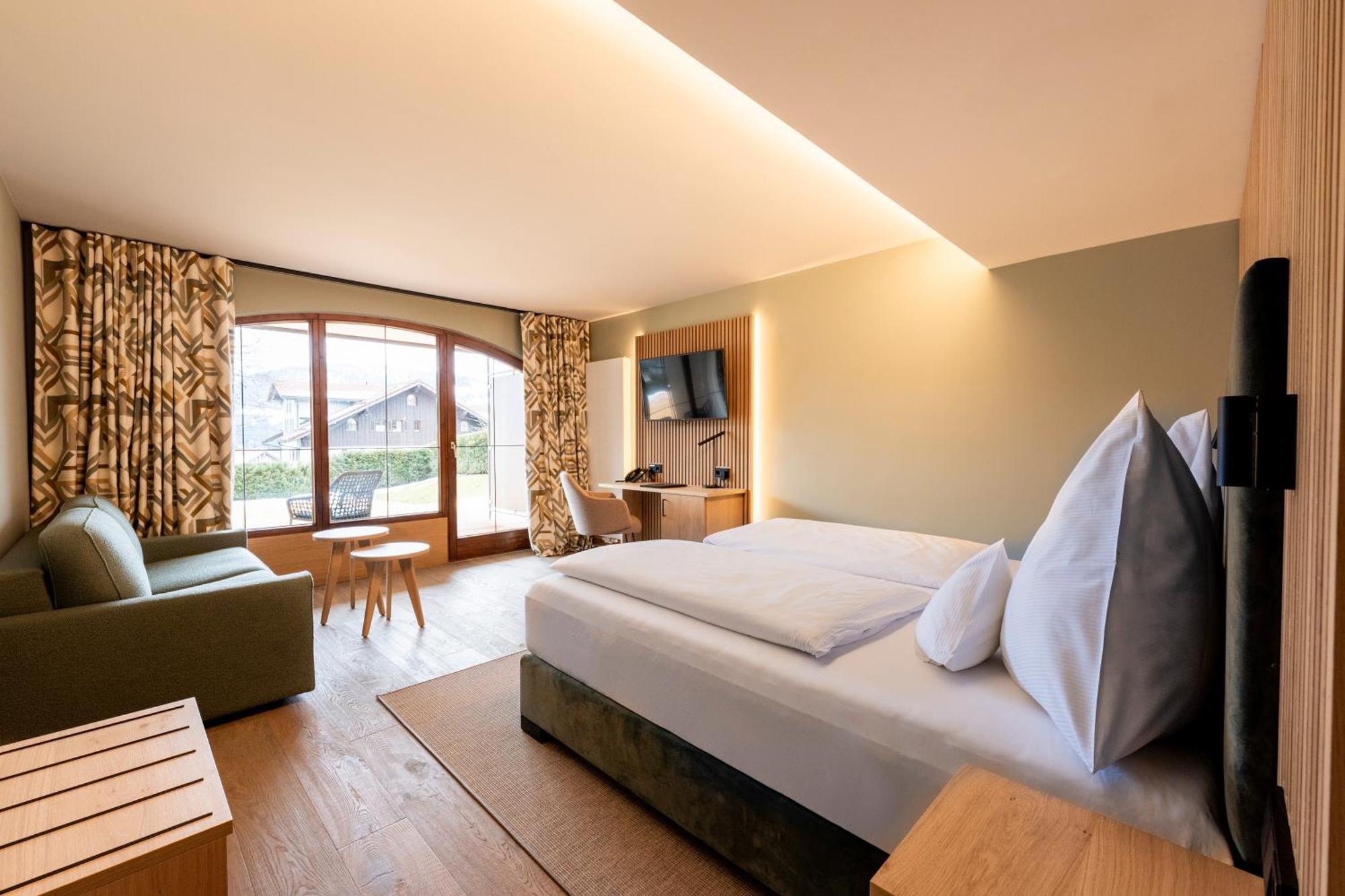 Hotel Bayerischer Hof Оберщауфен Екстериор снимка